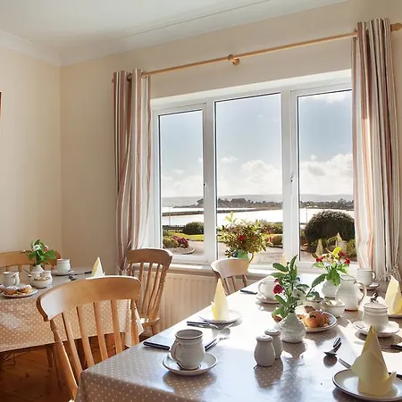 Barnawee Bridge House Bed and Breakfast *